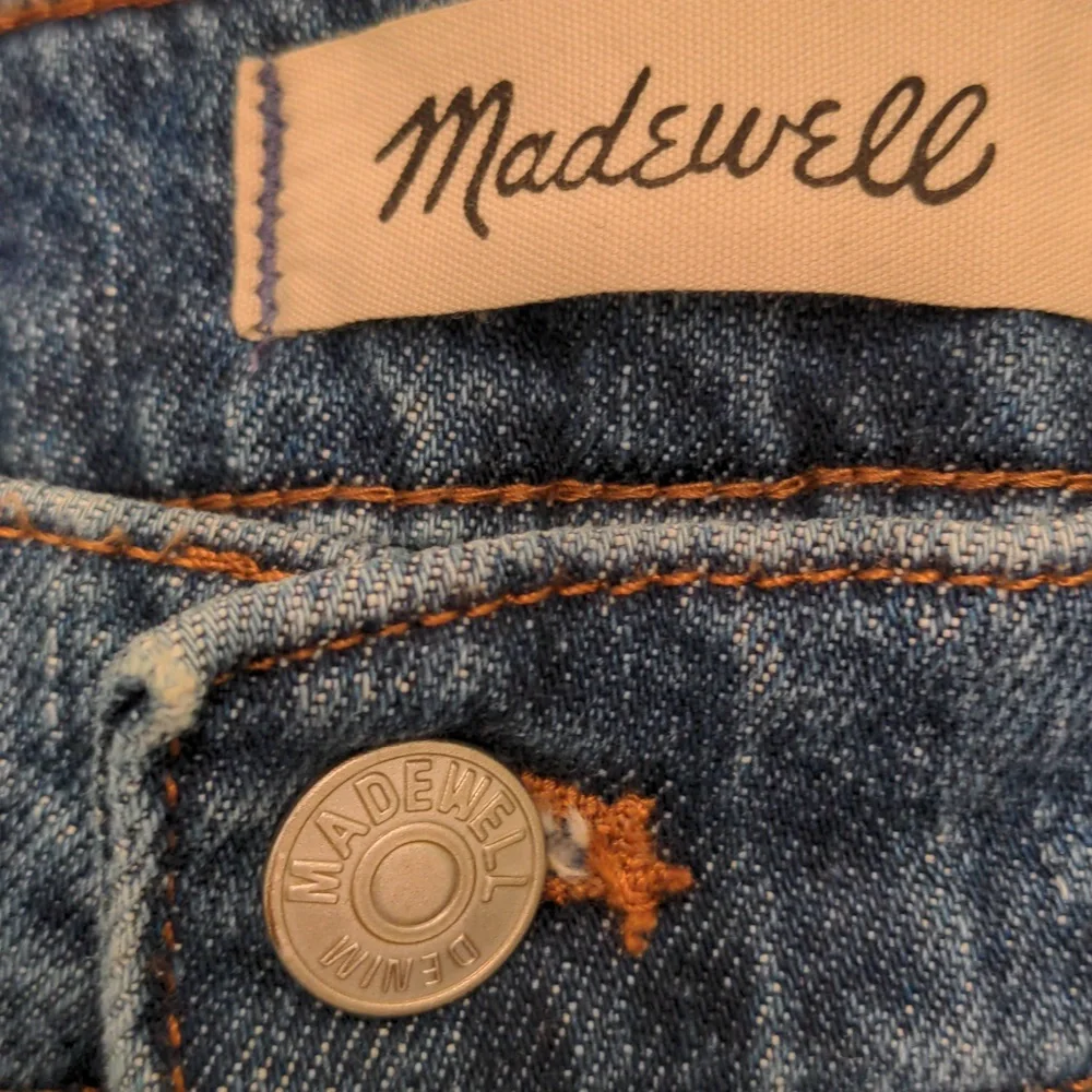 New Madewell slim boy blue jeans.  Size 28.  38" long Medium Blue Wash, Premium - Picture 2 of 9